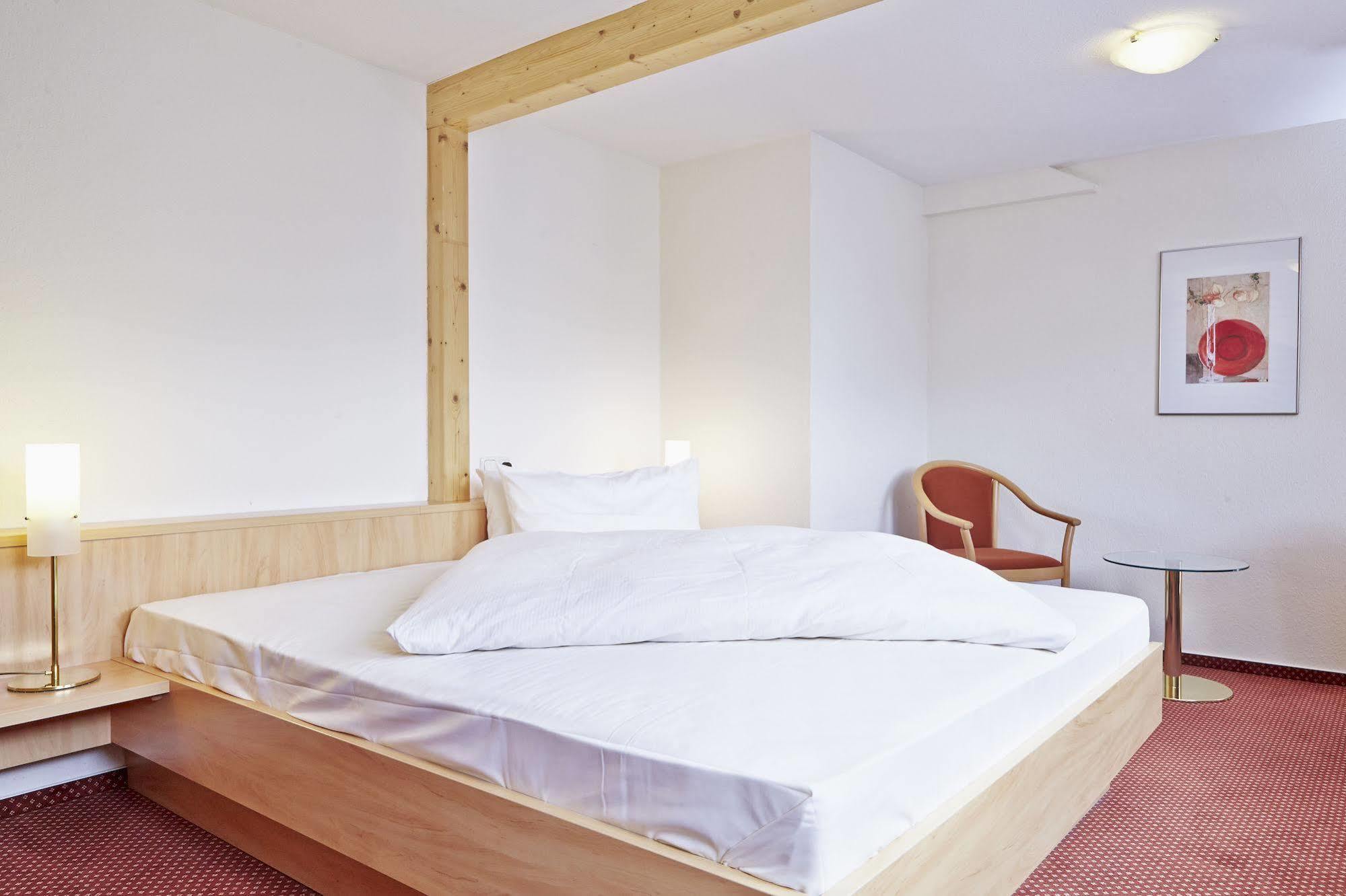 Ringhotel Garni Pflug 오버키르히 외부 사진